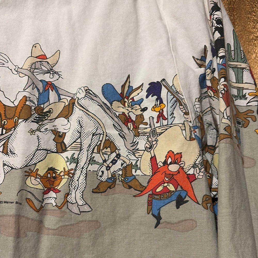 Warner Bros. White Casual Button Down Shirt Looney Tunes - Picture 3 of 5